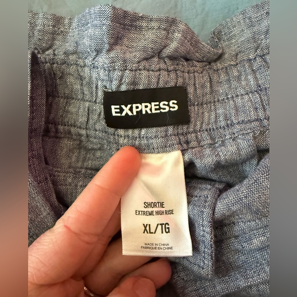 Express High-Waisted Chambray Shorts with Bow - Picture 3 of 3
